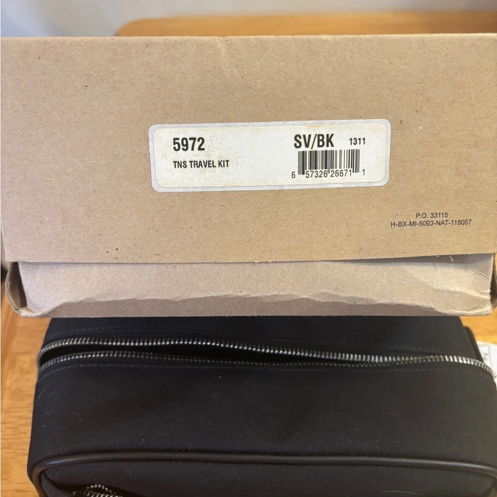 Coach toiletry bag - Picture 6 of 8